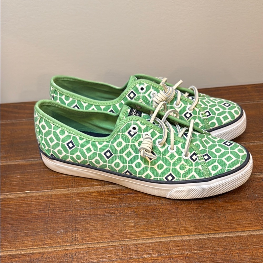 Women’s Sperry Topsider with memory foam green white and blue sneakers size 7.5m